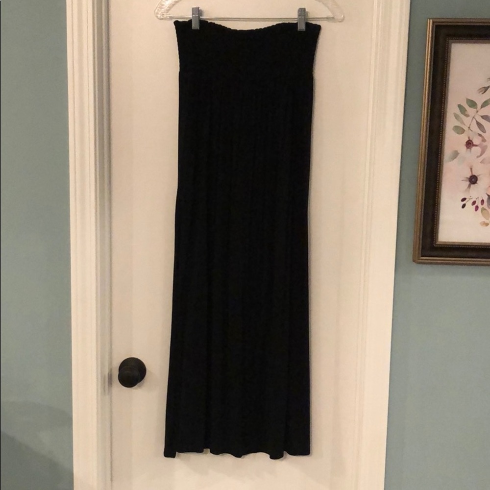H&M basics black maxi skirt size medium.